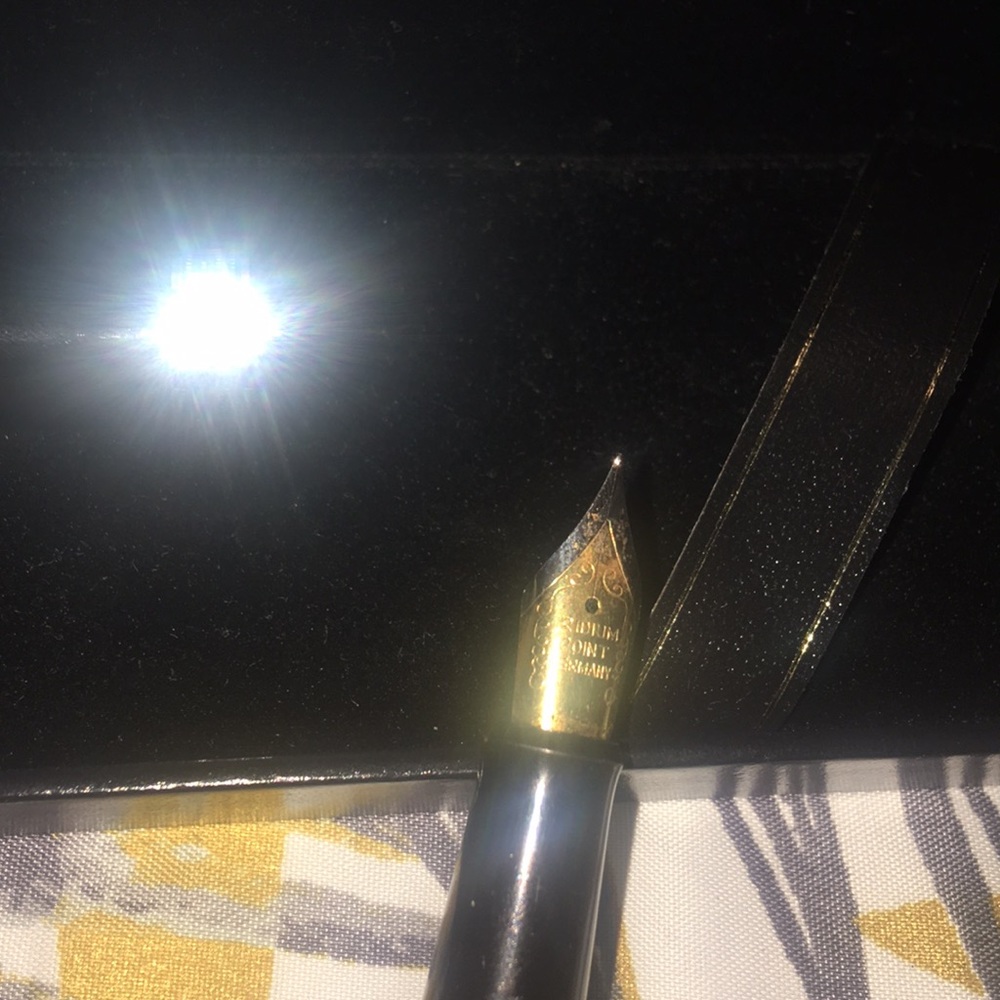 Pen - Picture 3 of 3